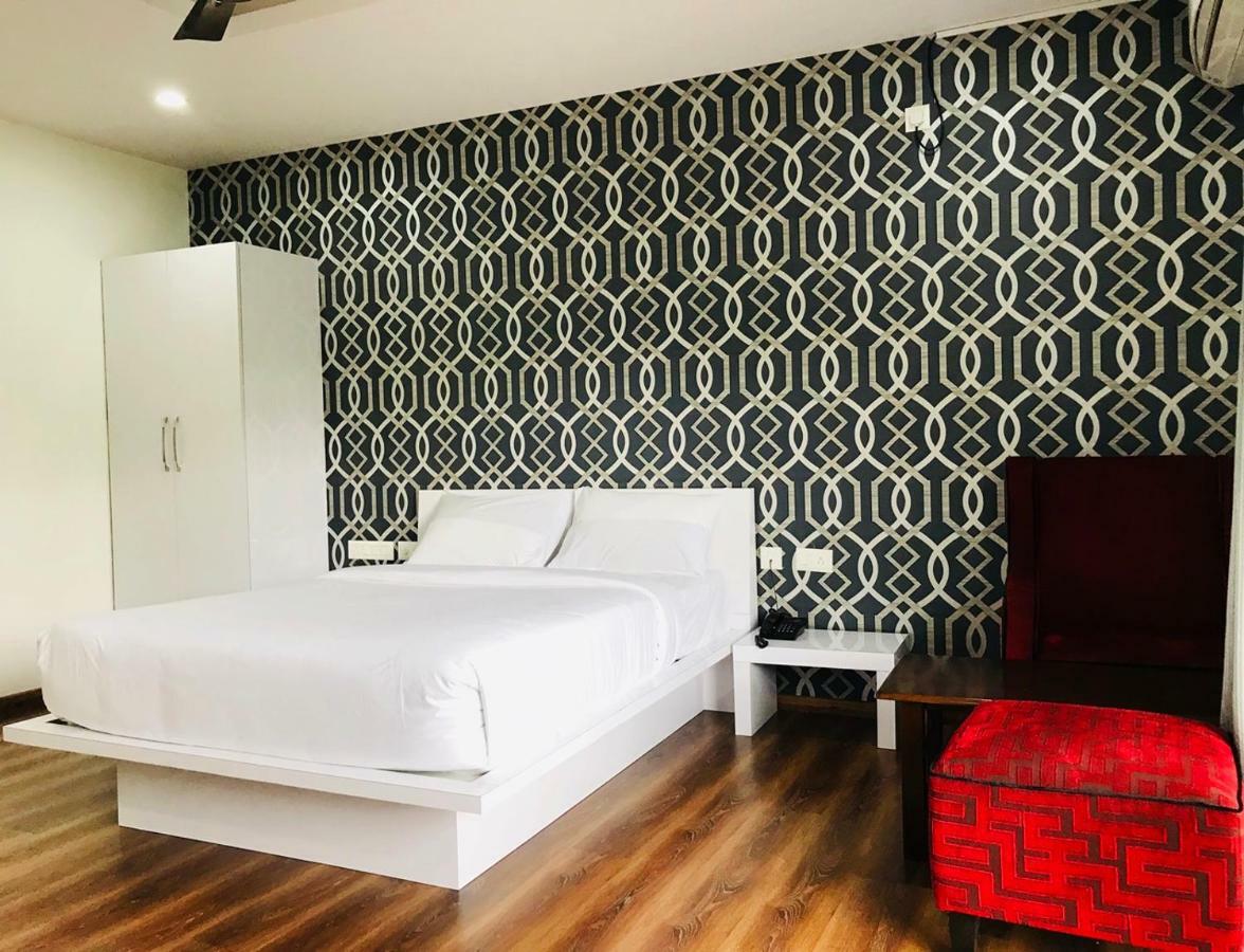 Aston Suites 2*