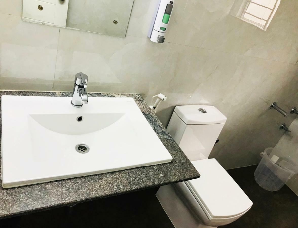 Aston Suites Hotel 2*