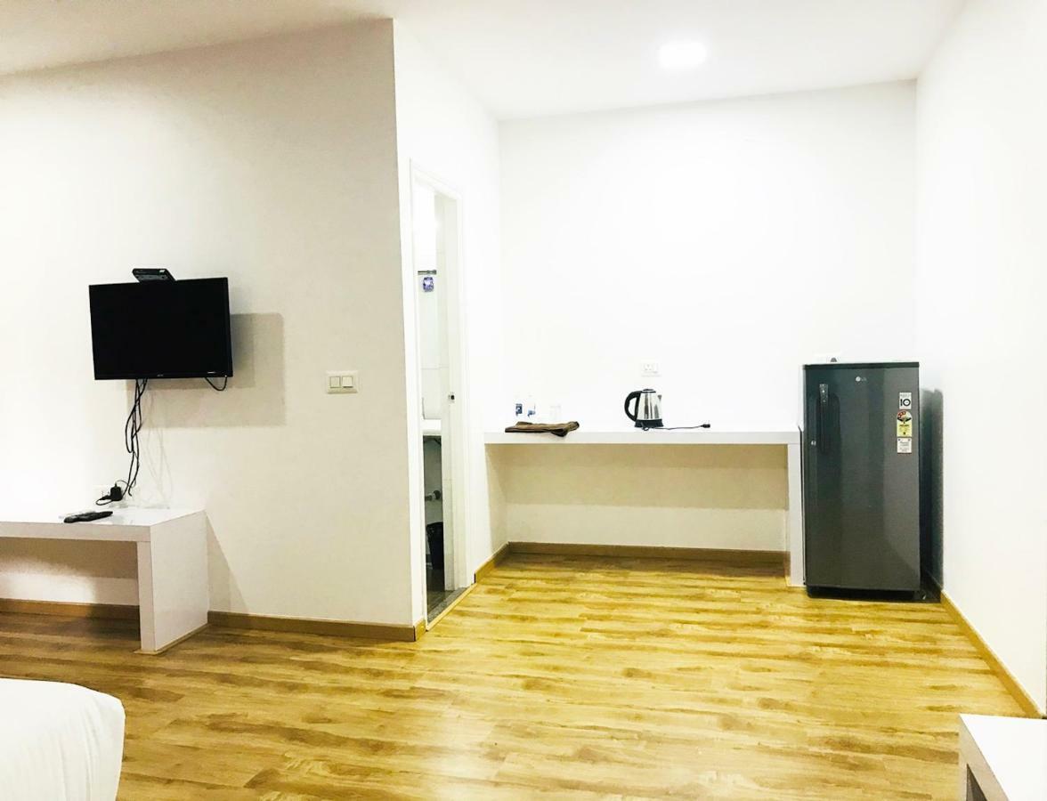 Aston Suites 2*